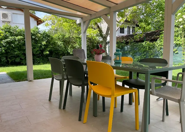 F14 Liget Vendeghaz *