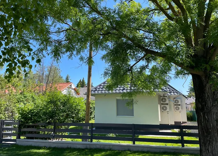 F14 Liget Vendeghaz *